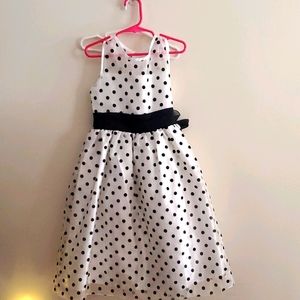 Adorable girls zip up dress